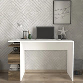 Bureau Optimeo blanc bois - vue de face avec accessoires de bureau